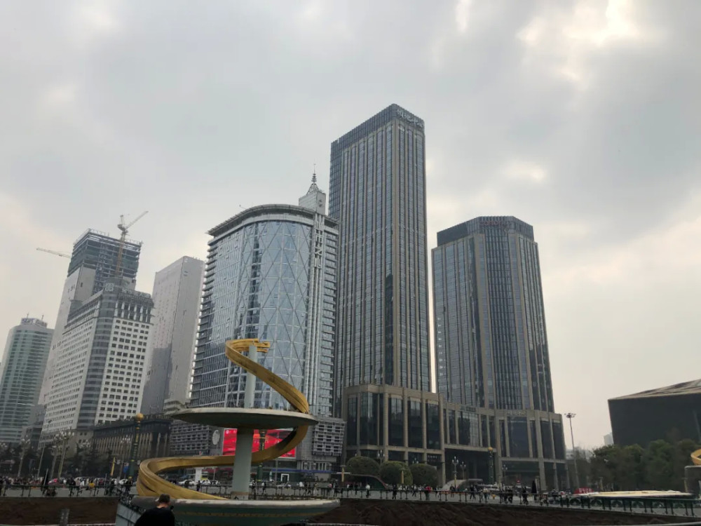 天府广场领地中心3月29日晚间,领地控股集团(6999.