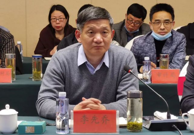 武汉大学叶永刚教授带领团队来安陆市交流座谈