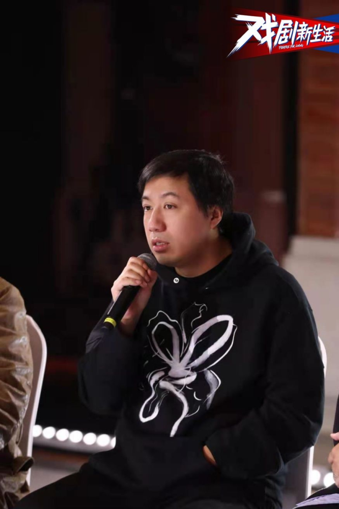 我们冷静地分析一下这档节目,导演团队由《极限挑战》原导演严敏