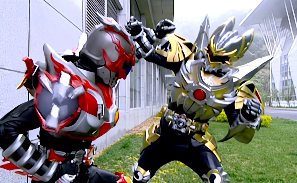 铠甲勇士帝皇铠甲为何这么强其实是依靠五行血脉而非召唤人