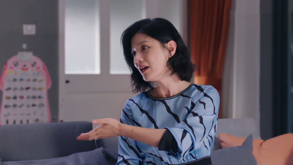 《陪你一起长大》:孩子不好好吃饭,外婆追着喂,胡可有点生气_腾讯新闻