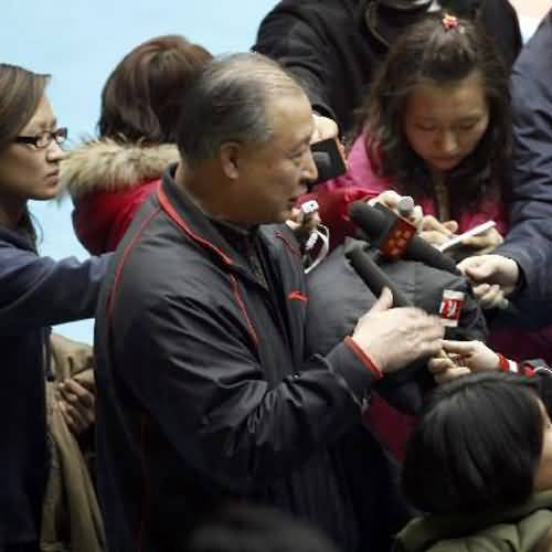 我们也祝福岳金库的身体健康,多多保重身体,帮助中国排球培养出更多的