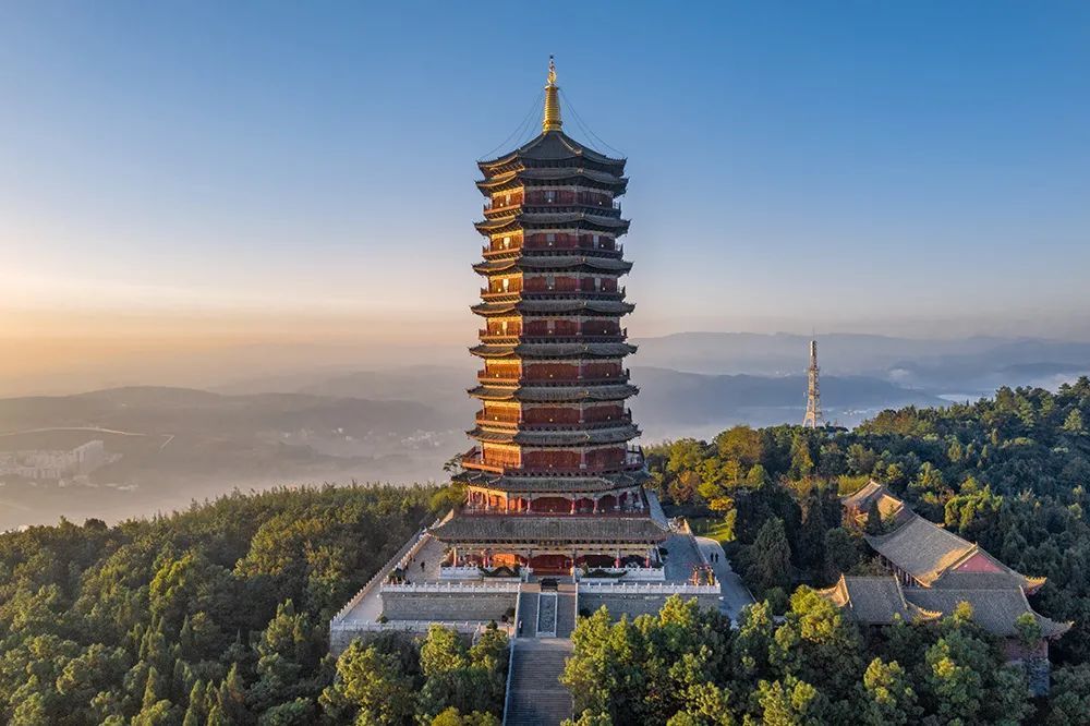 曲靖寥廓山景区突发森林火灾,灾后现场令人痛心!_腾讯新闻