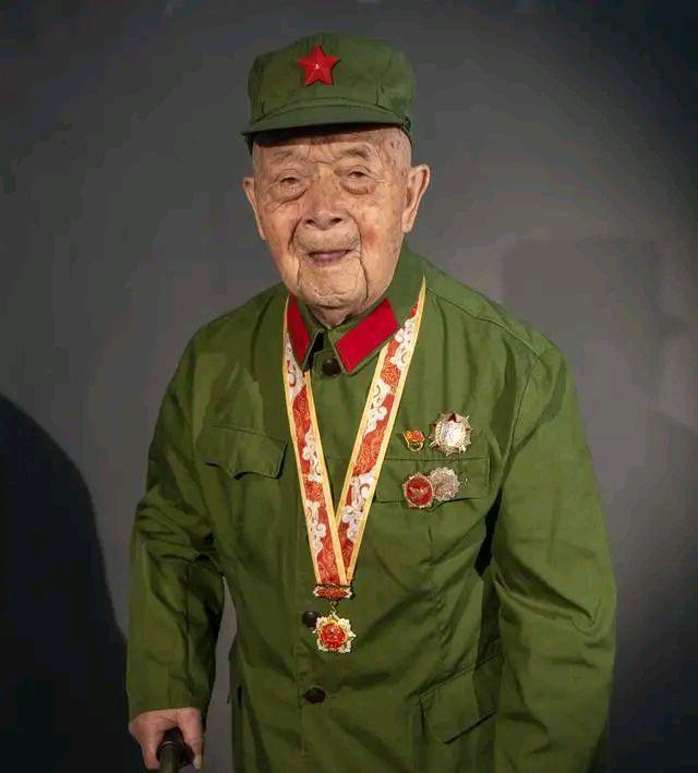 蒋诚:上甘岭一等功臣,深藏功名36载,立功喜报揭开他英雄身份