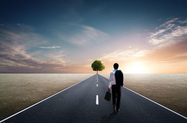 而你读过的书,走过的路,遇到的人,这些不仅决定了你的人生视野,也构成