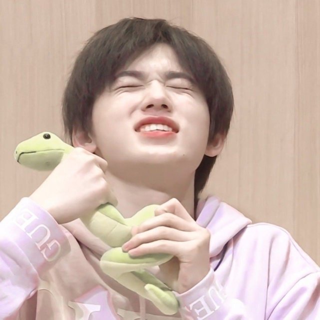 分享一组小可爱宋亚轩的头像