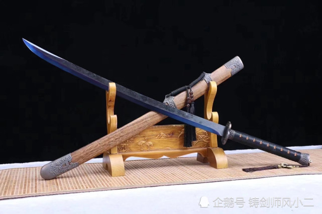 梅花清腰刀绣春刀蓝锋