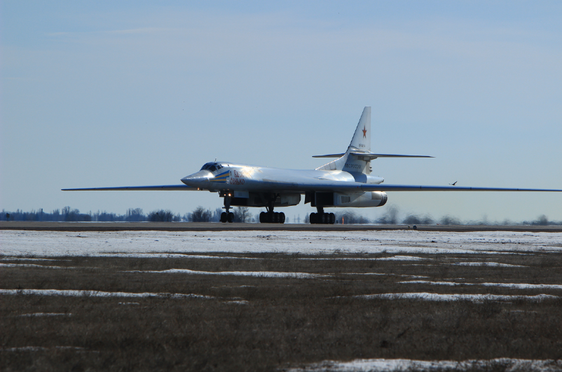 第一架伊尔-78是在1984年交给前苏联空军进行测试,但到1987年才正式
