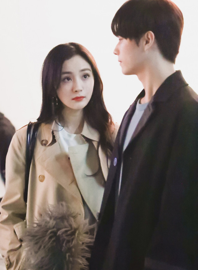 杨幂和小8岁的许凯合作,"情侣档"很有感觉,大姐姐和小奶狗