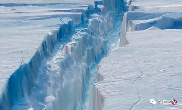大冰山的崩解可能是拉森冰架崩塌的第一步,这将导致一大块冰分解成