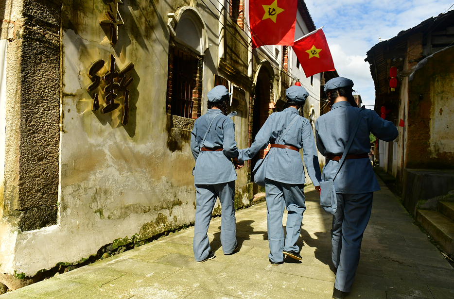 百年党史闪金光,主题教育葆党先,望仙沙洲红军街欢迎您!_腾讯新闻