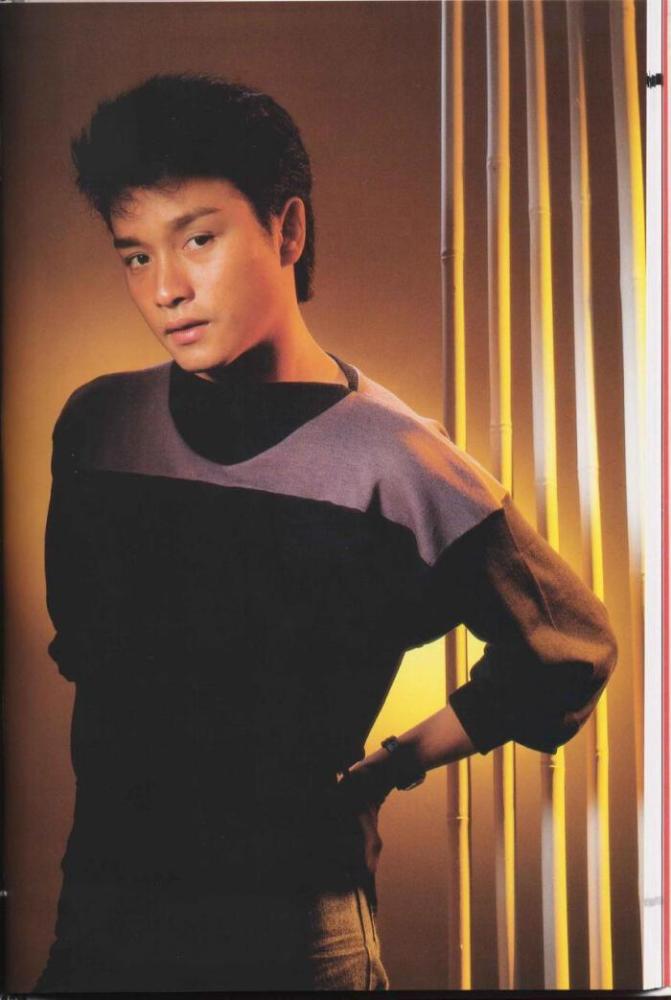 被黑社会胁迫拍电影新唱片遭贱卖张国荣如何熬过成名前的8年