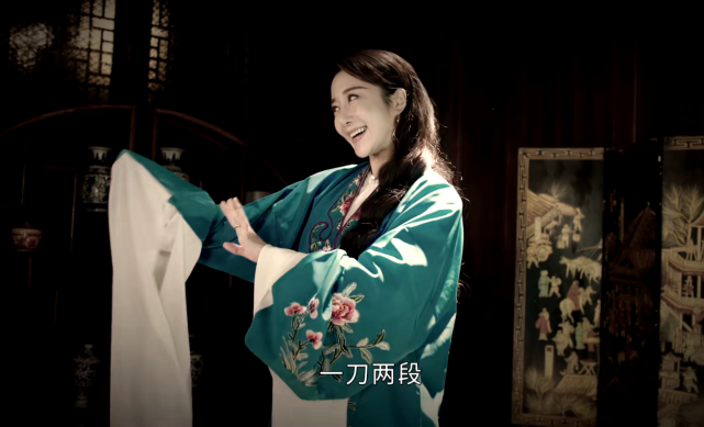 白英爱听戏,爱唱戏,自己在邵家的时候也总是扮上