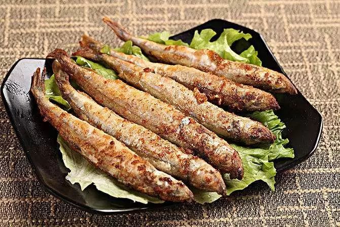 香煎多春鱼一口咬下去满嘴鱼籽香酥过瘾