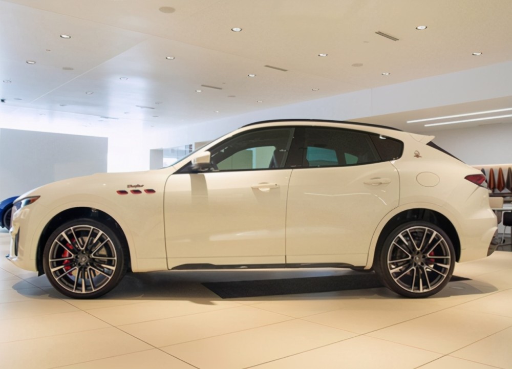 38t引擎四驱性能最强玛莎拉蒂莱万特到店比宝马x3帅气