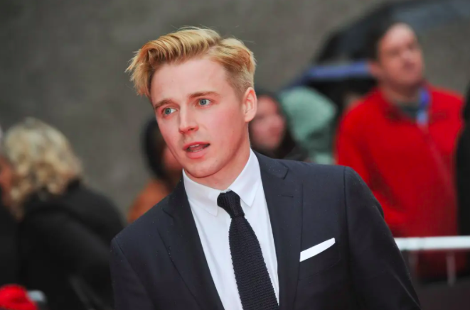 好莱坞演技小花和苏格兰大帅哥狂撒狗粮,虐狗无数!_腾讯新闻