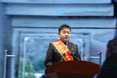 党旗颂忠诚颂河南政法英模先进事迹报告团走进兰考