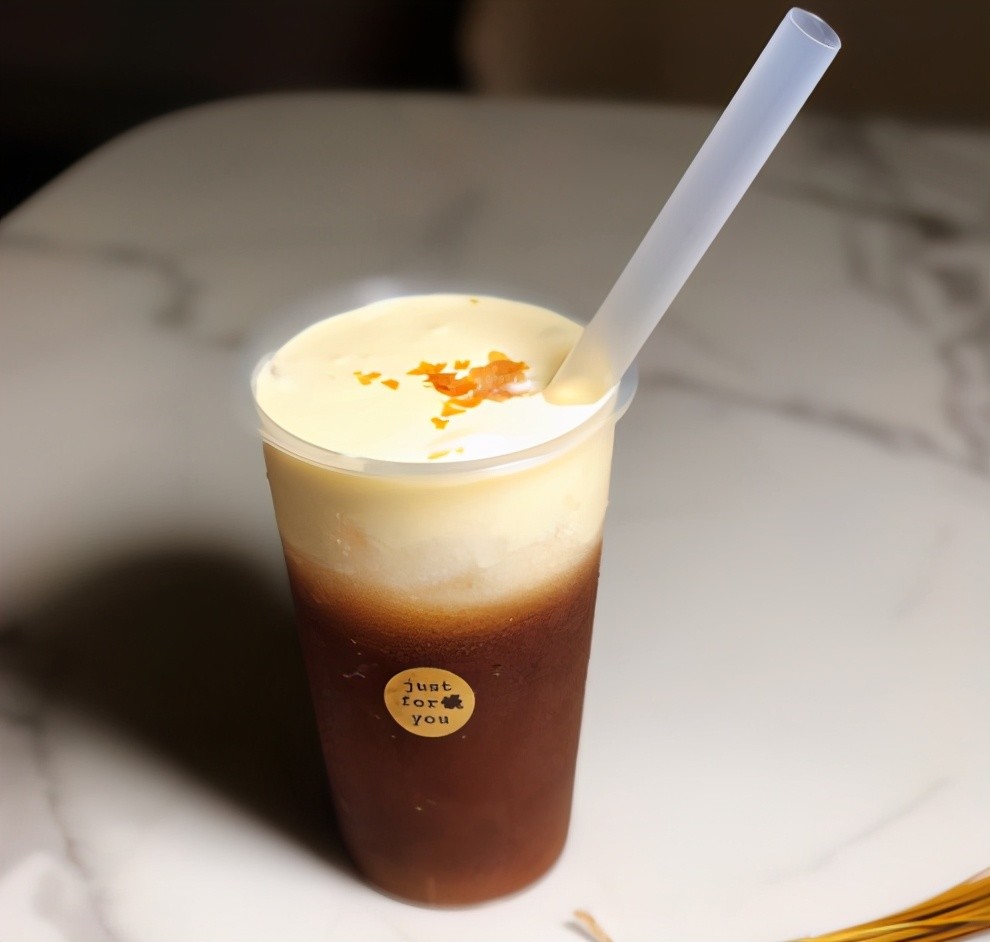 2,另外,可以加入一点可可粉或者是绿茶粉在奶盖上,这样的效果会很好.