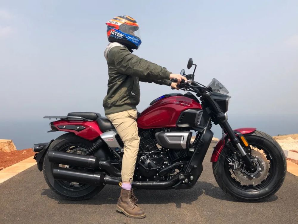 龙嘉650v霸亮相68hp马力最高时速180车重247kg