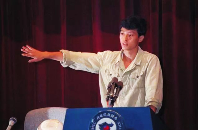 我国飞行员蒋文浩1989年抛弃家人叛逃台湾最终下场如何