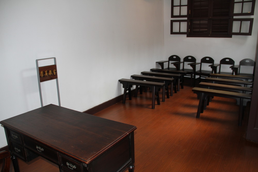 走进中国第一所平民女校上海市妇联系统启动党史学习教育活动