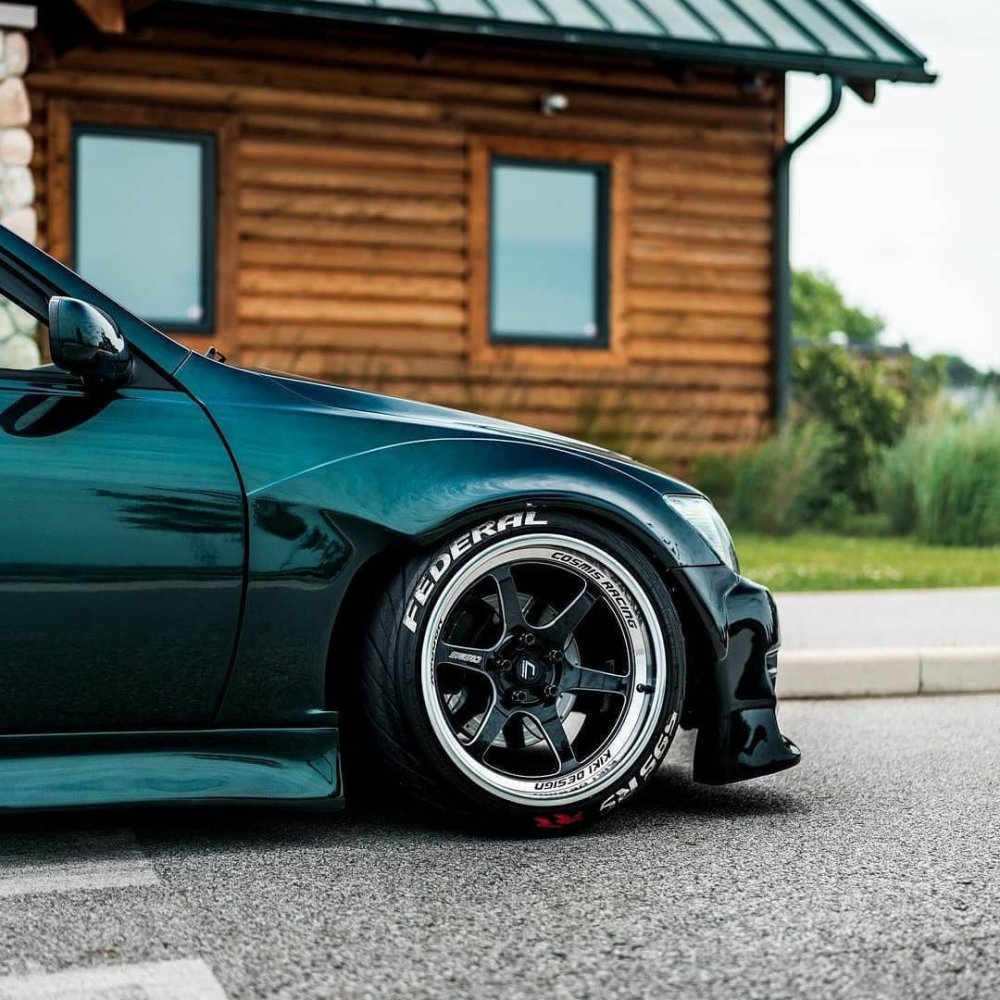 汽车改装雷克萨斯咬地鲨