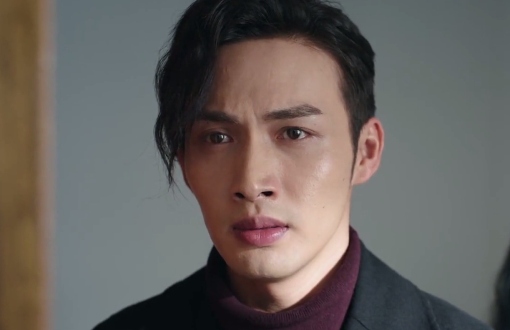 剧中秦放被复活的白英弄成重伤,只剩下一口气儿,司