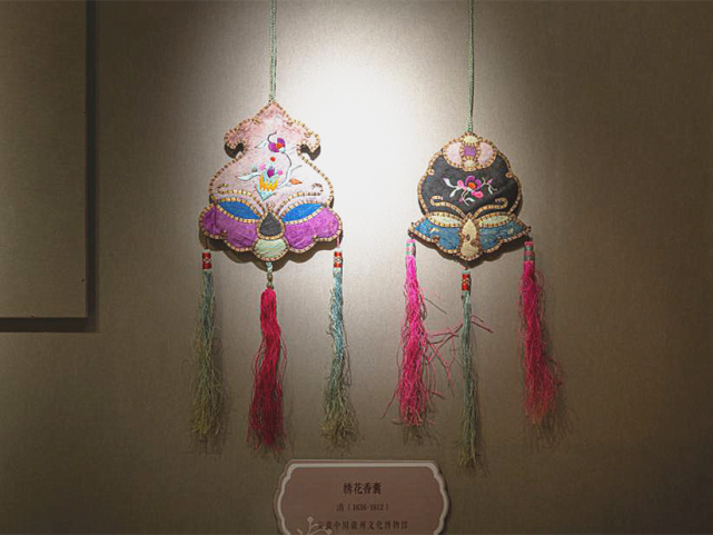 徽绣背后的故事安徽博物院藏清绣花镜帘构筑出梦里的诗意年华丰富而