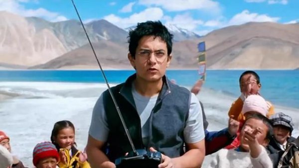 这部电影中阿米尔汗扮演的主人公是一个对知识非常渴望的孩子.