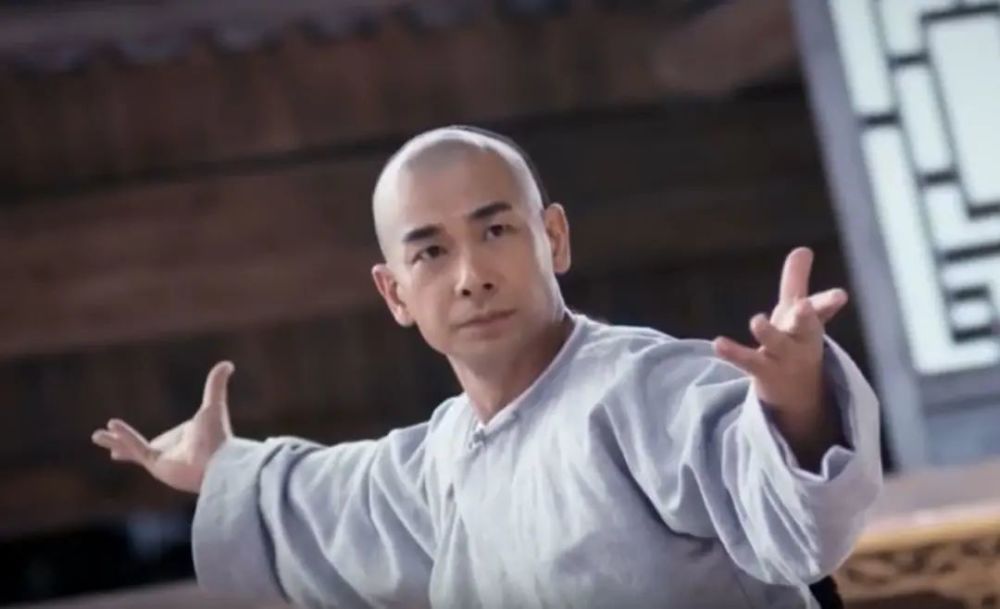 赵文卓晒日常露出三层下巴,太接地气!