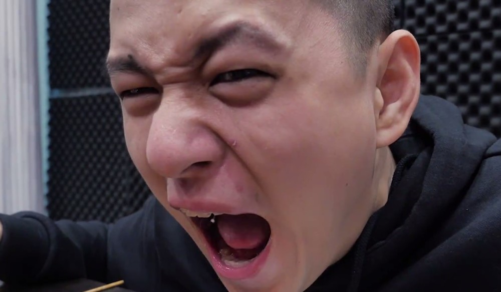 敬汉卿成名作之一b站播放量过800万鸡翅吃到五官变形