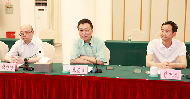 上海师范大学党委书记林在勇在会上讲话.