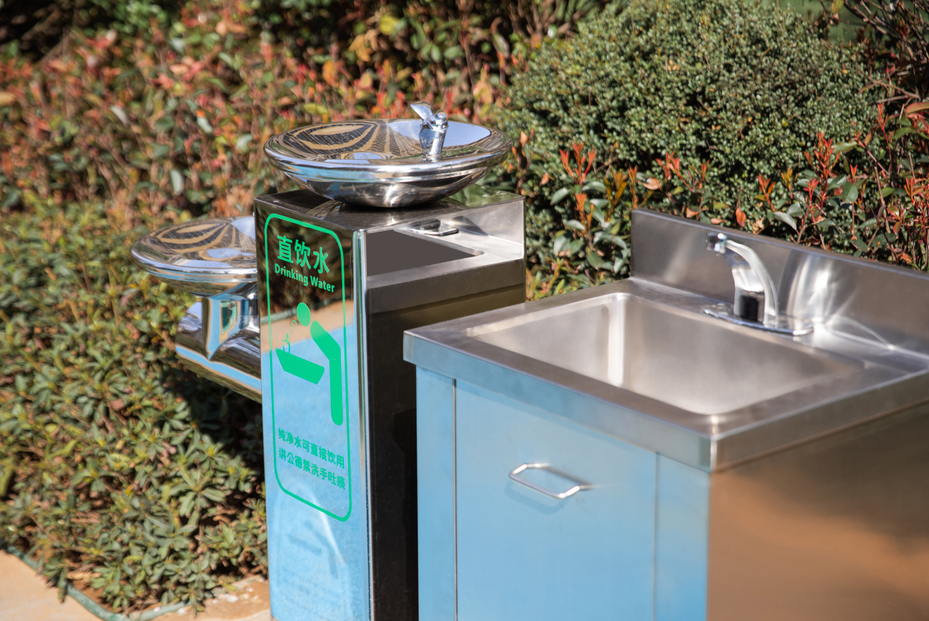 小区内还设置了直饮水以及洗手台,运动后可及时补充或者进行简单的