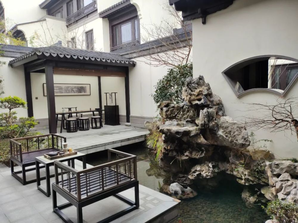 和万人混战限售的江河汇,or三江汇神秘的湖景豪宅?_腾讯新闻