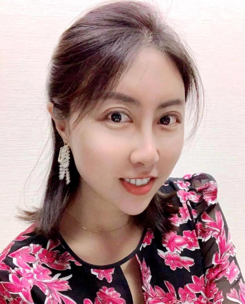 贾浅浅开创了屎尿诗之先河,小编试来一篇文章来附和一下.