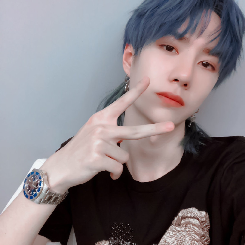 王一博的自拍小合集