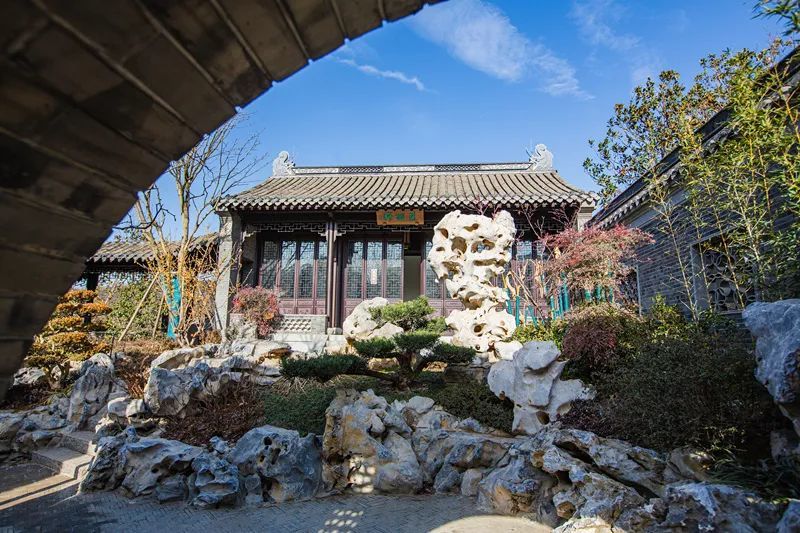 泰州园还原了园博二十四景之泰州园逛逛吧去泰州园下面跟着小编就能