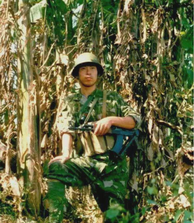 1987年老山侦察战,获一等战功的英雄李元福退伍后,如今过得如何?