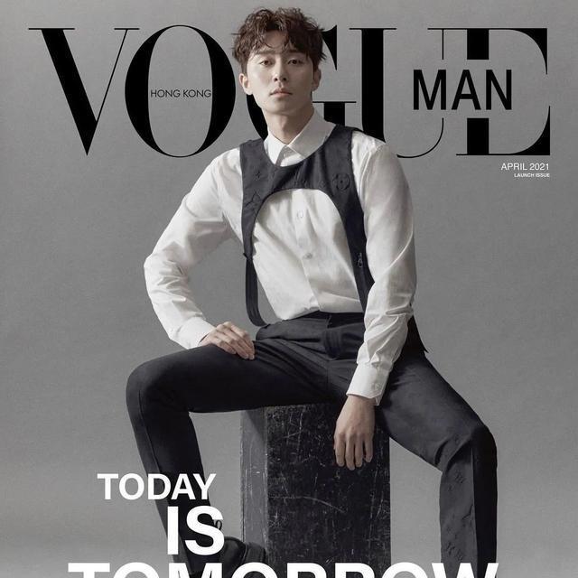 港版vogue男装版创刊韩国人气男星朴叙俊登封