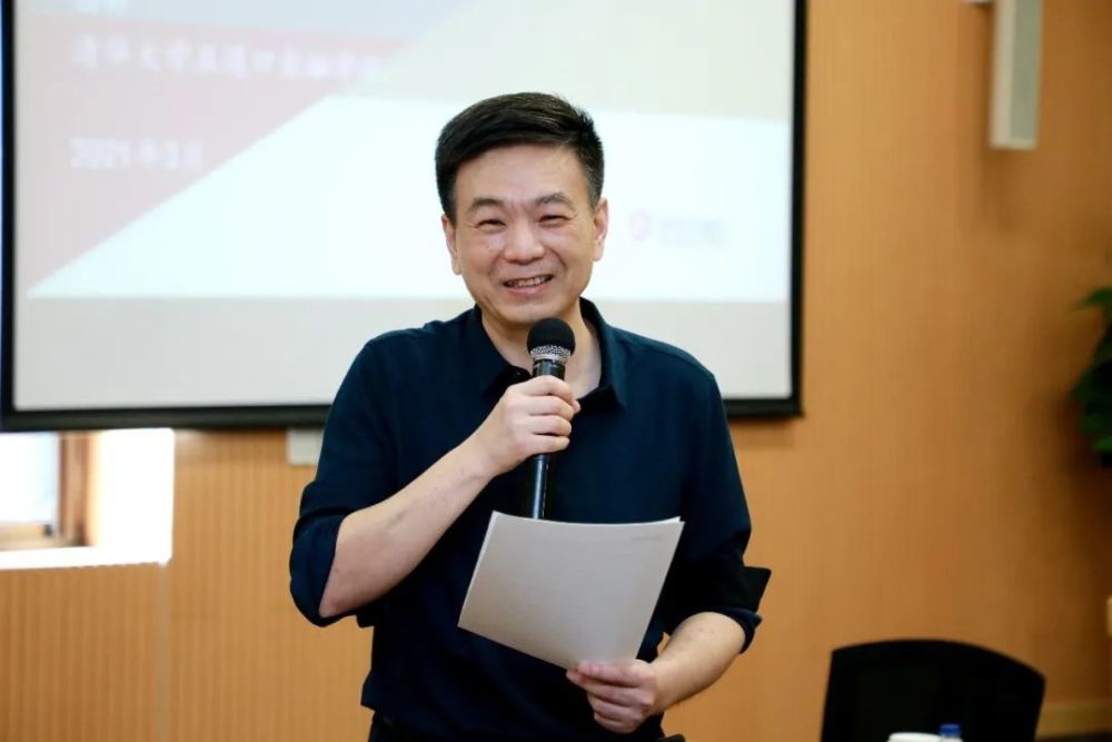 图为周明胜担任主持清华大学副校长,留联会会长郑力指出,知联会,留联