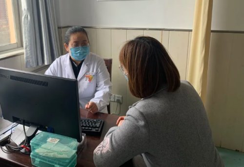 宝鸡皮肤瘙痒怎么办(鸡儿皮肤痒是怎么回事)