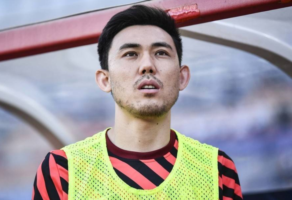 广州足球队左后卫李学鹏完全康复期待李学鹏新赛季奉献精彩表现