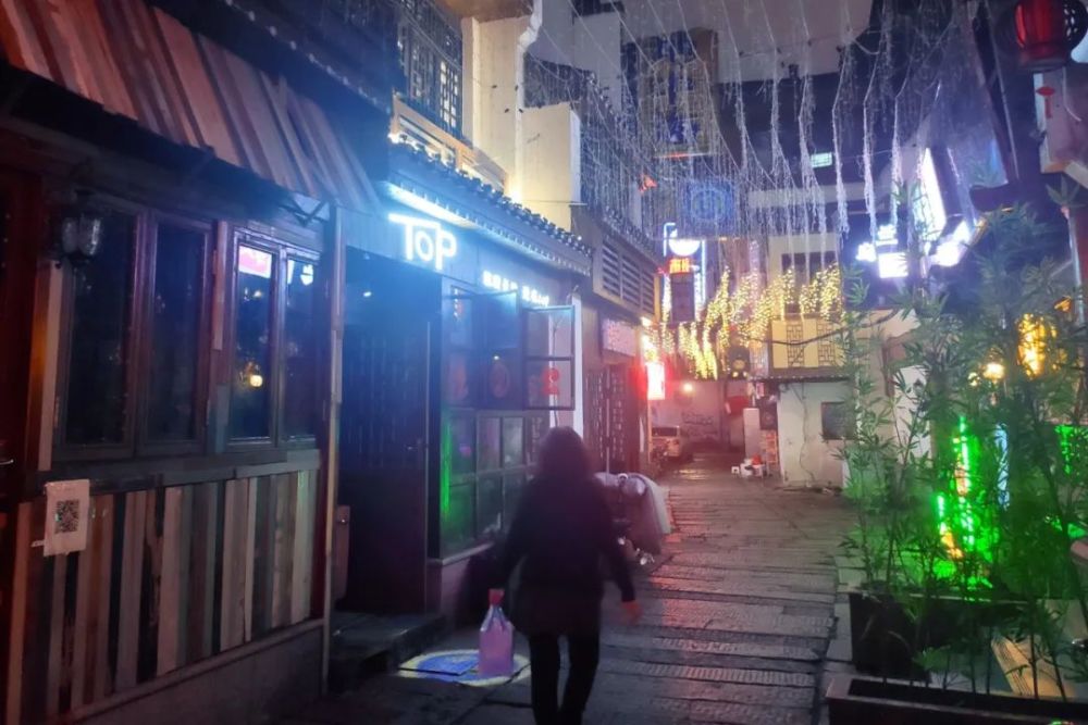 同性小说排行榜_可喜可贺!广西两位壮族作家荣登2020年度中国小说排行榜!(2)