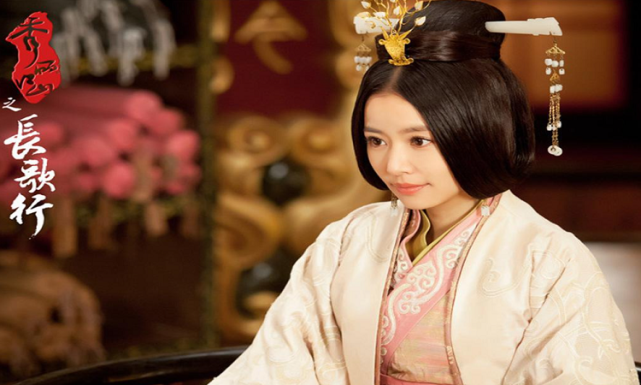 之梅花盗》19岁的她,真的一点少女感都没有;周迅本就是小巧玲珑的