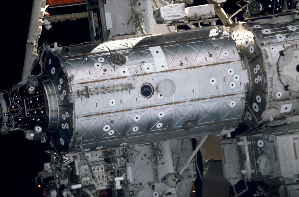 站十几个舱段中真正用于科研实验的舱段也只有3个,分别是命运号实验舱