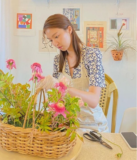 韩国女星河恋姝将于今年6月与圈外男友结婚曾出演奇怪的她