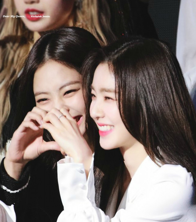 金智妮jennie裴珠泫irene友谊大认证