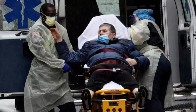 奇怪美国疫情死了那么多人为何美国社会却跟没事儿一样