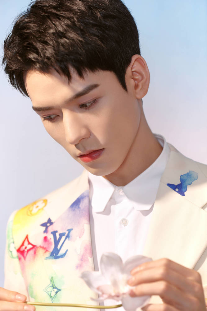 时尚芭莎派对龚俊