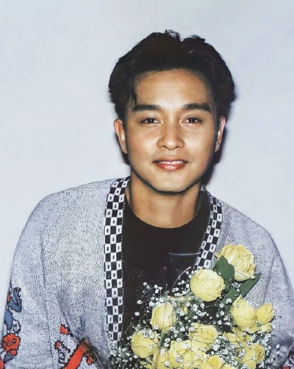 张国荣逝世18周年,唐鹤德守着回忆过了18年,"想你了!